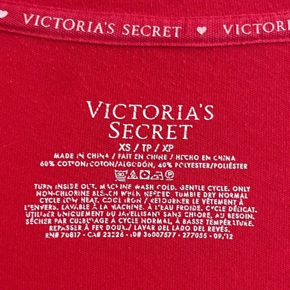 Victoria’s Secret Sleep Shirt Gemstone Winter Snowflake Red Christmas Nightgown