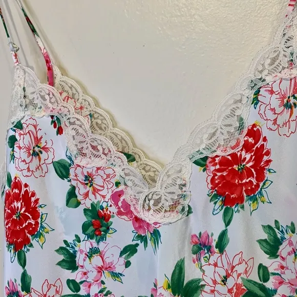 Victoria's Secret | VTG Lace Floral Cami Nightie