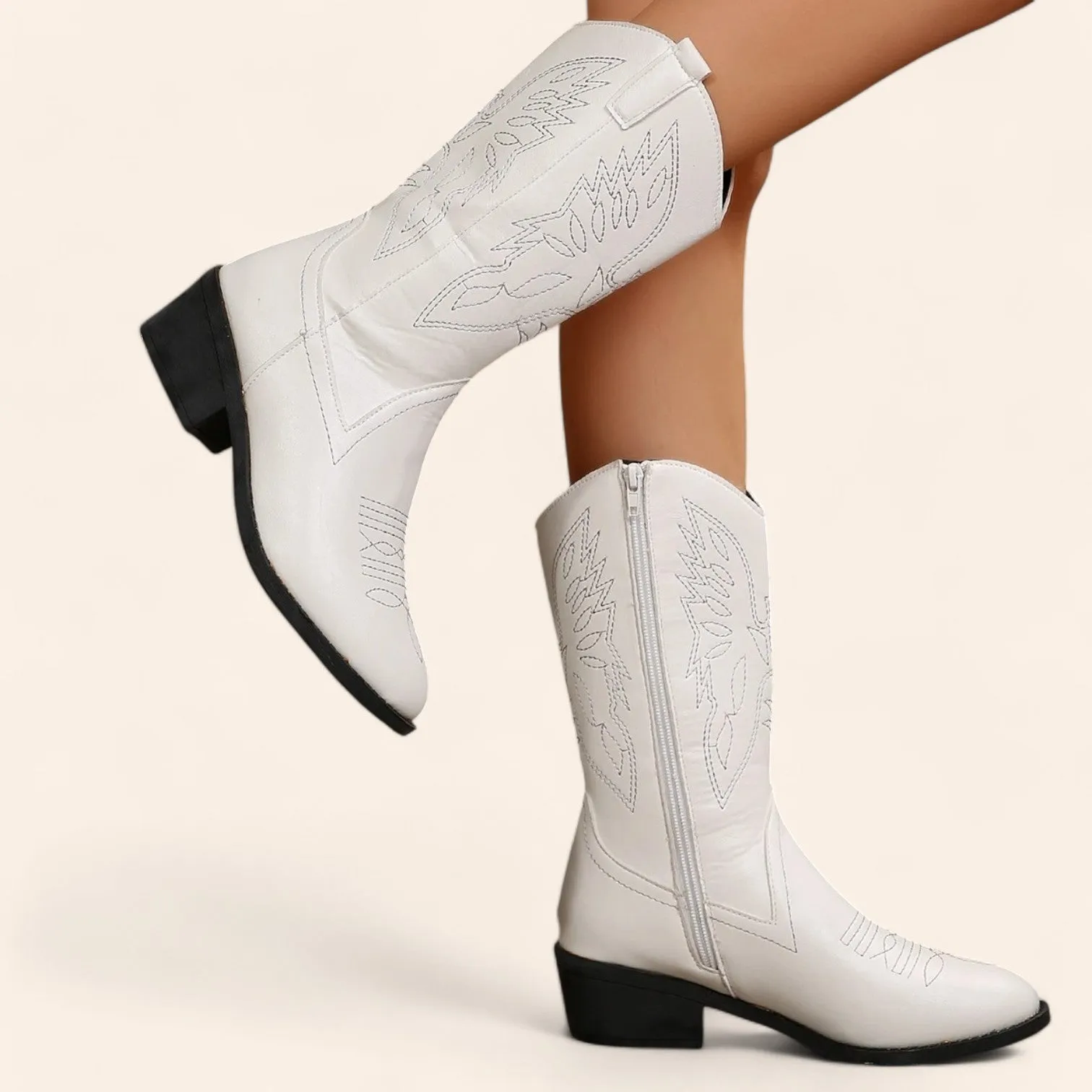 White cowboy boots with black embroidery and stitching - N°121