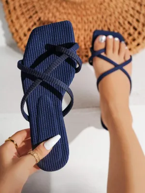 Women's Fashionable Flat Sandals With Criss-cross Straps And Toe Ring